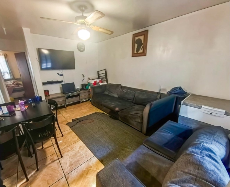 2 Bedroom Property for Sale in Grassy Park Western Cape